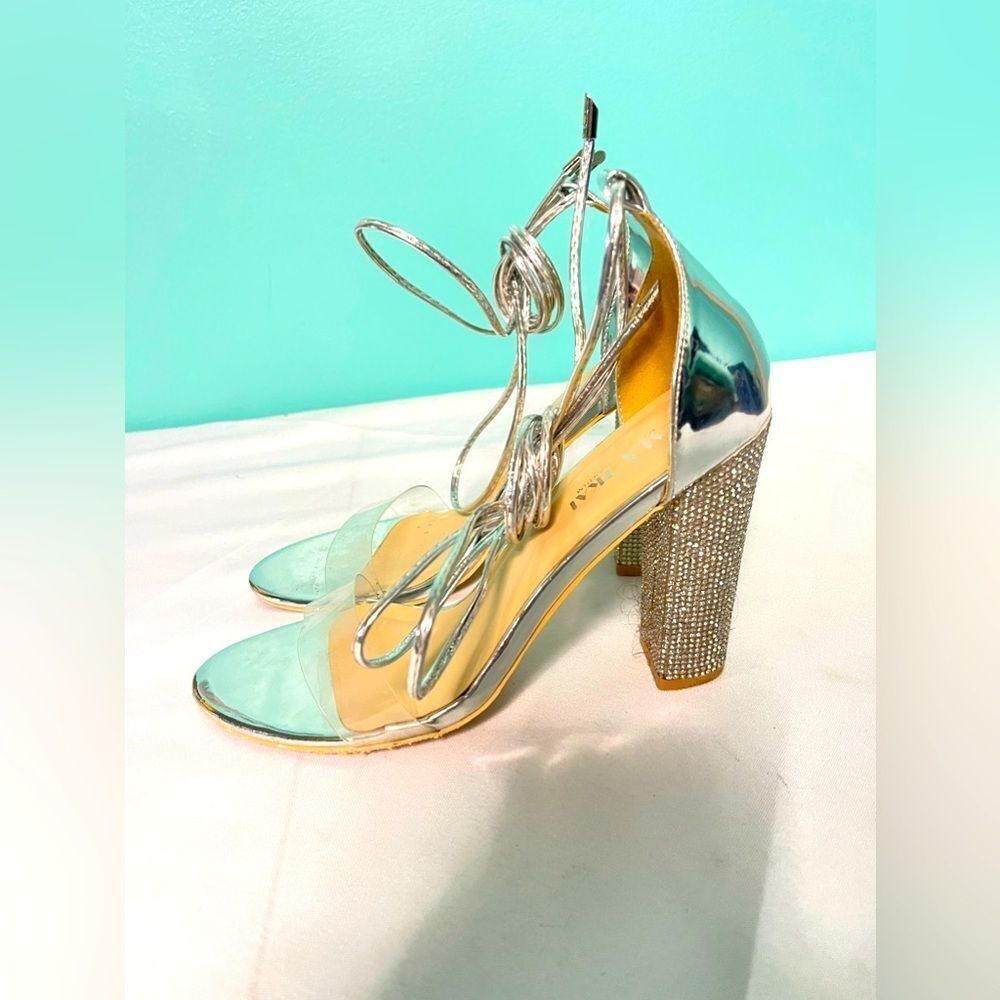 Lala Ikai silver clear heeled sandals with rhinestones size 7 1/2 S-61